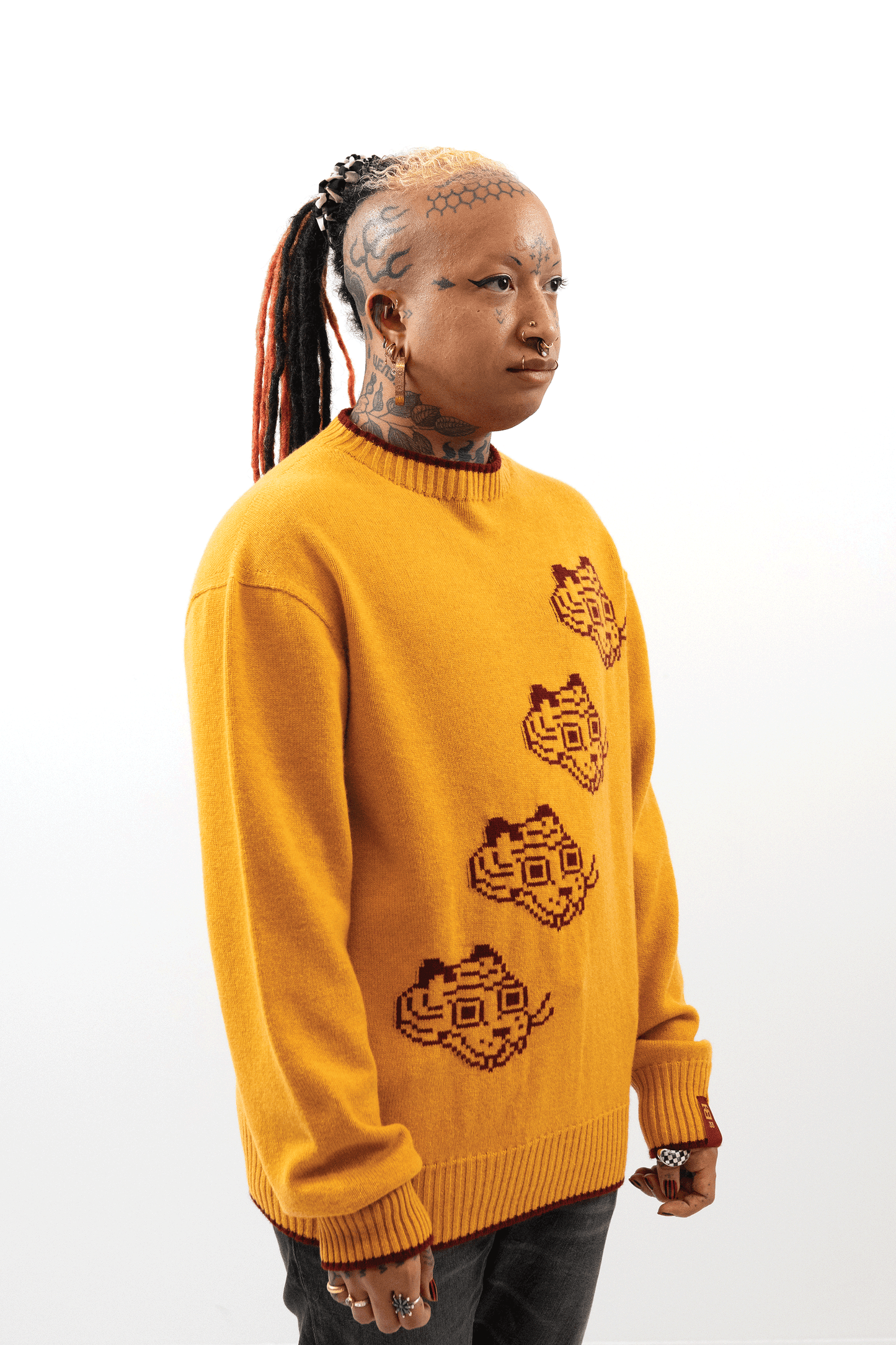 Intarsia Knit Tigerbob Crewneck // Ochre/Burgundy