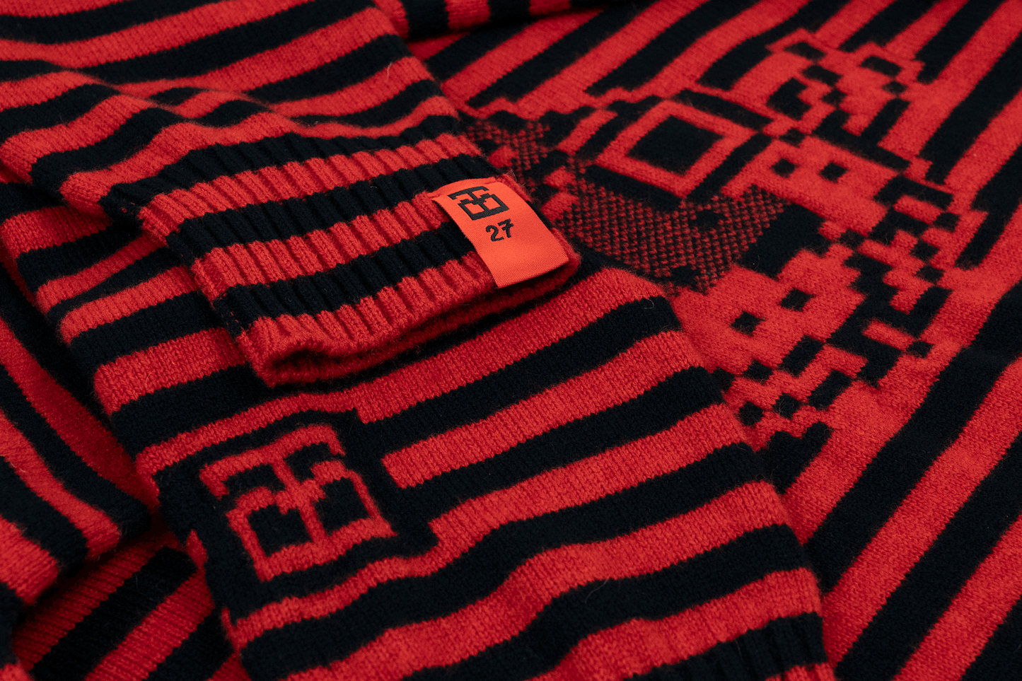 Super Striped - Jacquard Tigerbob Hoodie // Black/Scarlet