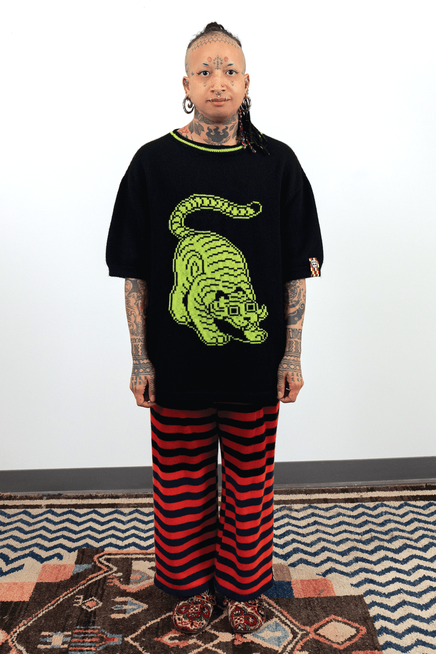 Pounce Tshirt // Ink/Lime