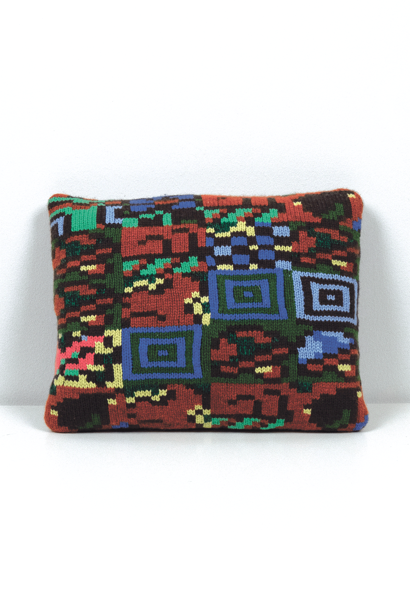 Charm Packs Pillow // No. 38 B1:E5