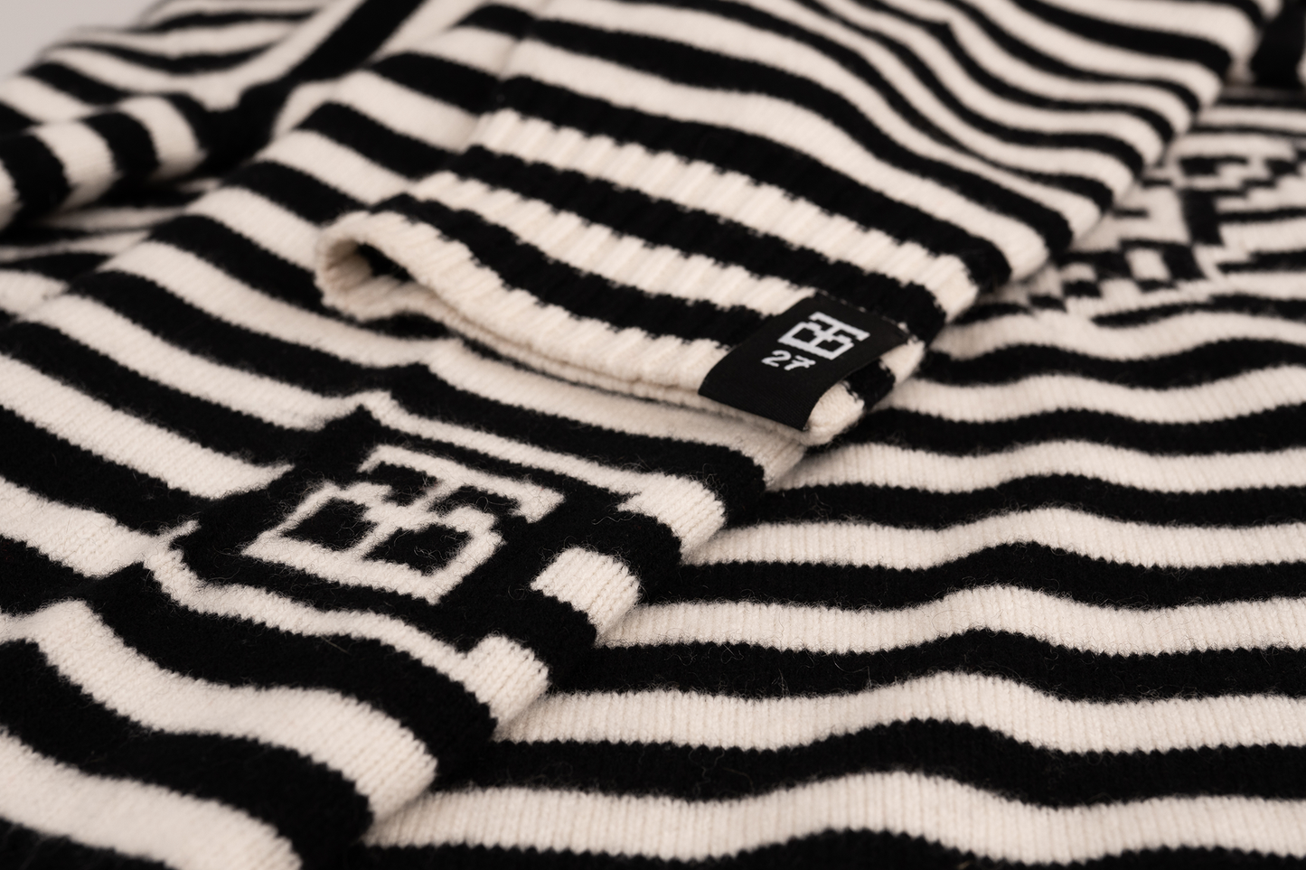 Super Striped - Jacquard Tigerbob Hoodie // Black/White