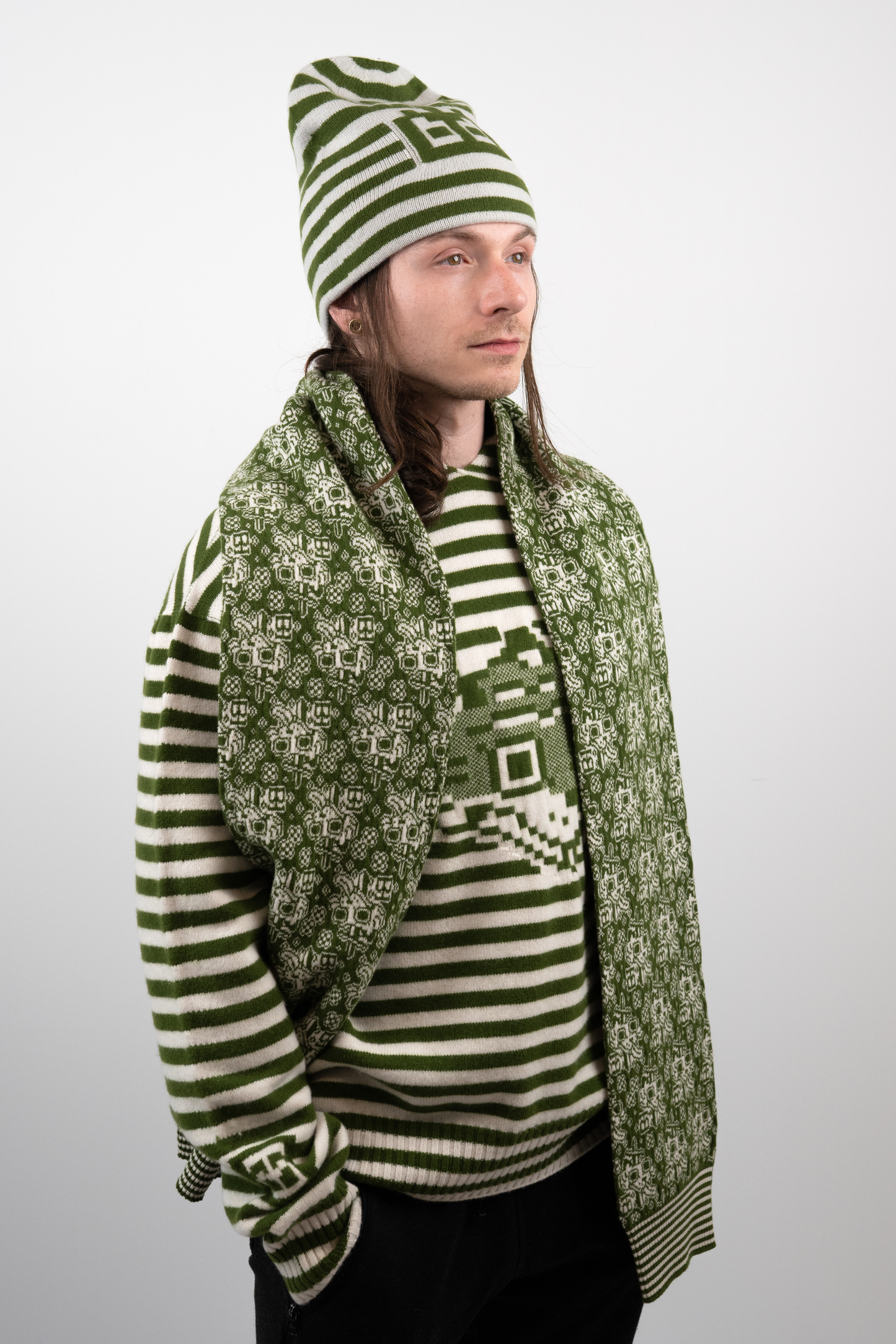 Jacquard Sleeve Scarf // Mossy/White